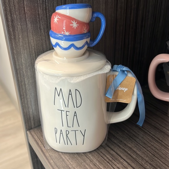Rae Dunn Disney Alice in Wonderland BNWT mug - Picture 2 of 4